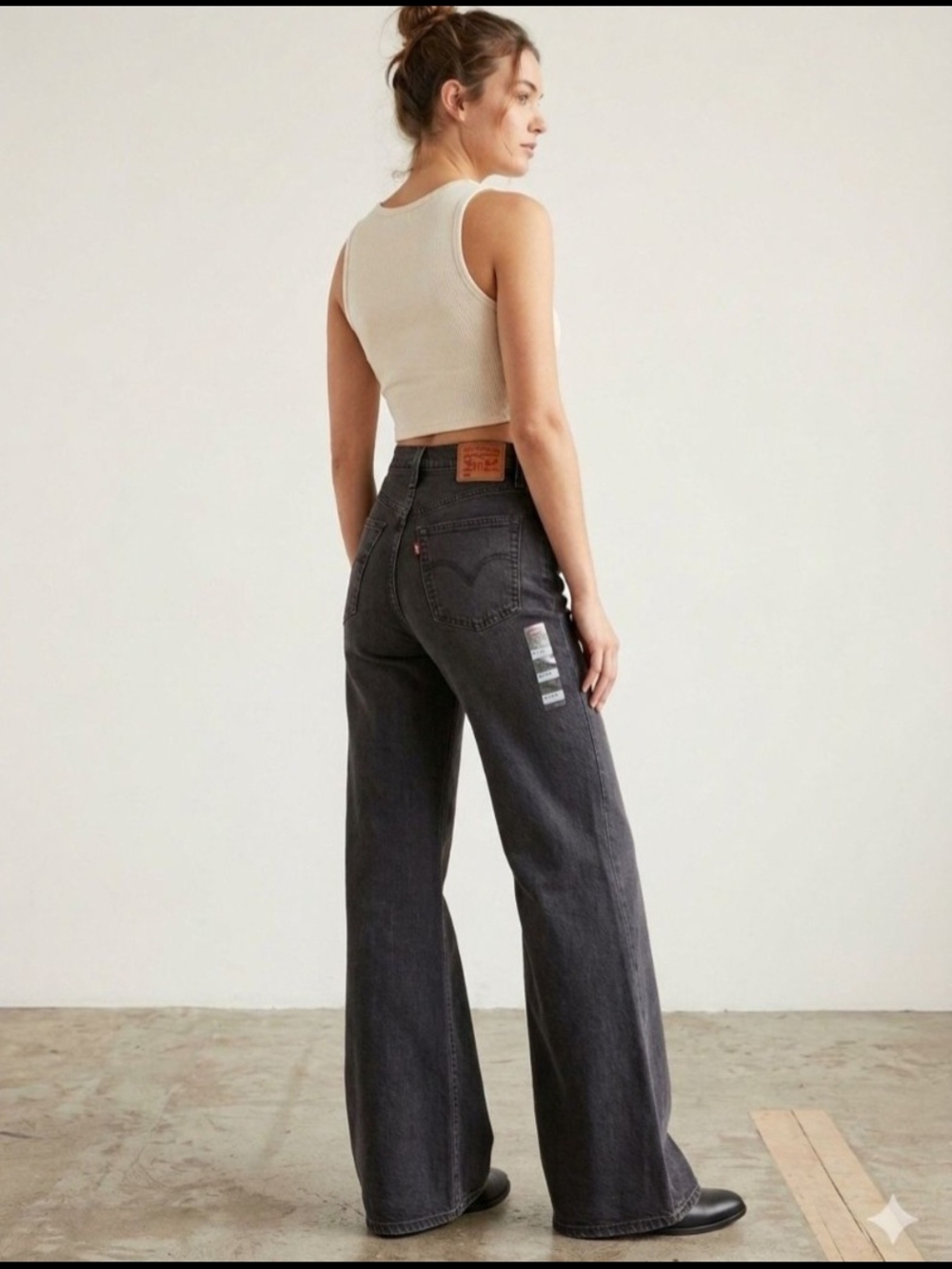 Levi's High-Rise Wide-Leg Women's Jeans in Black. Siz3 30 X 32